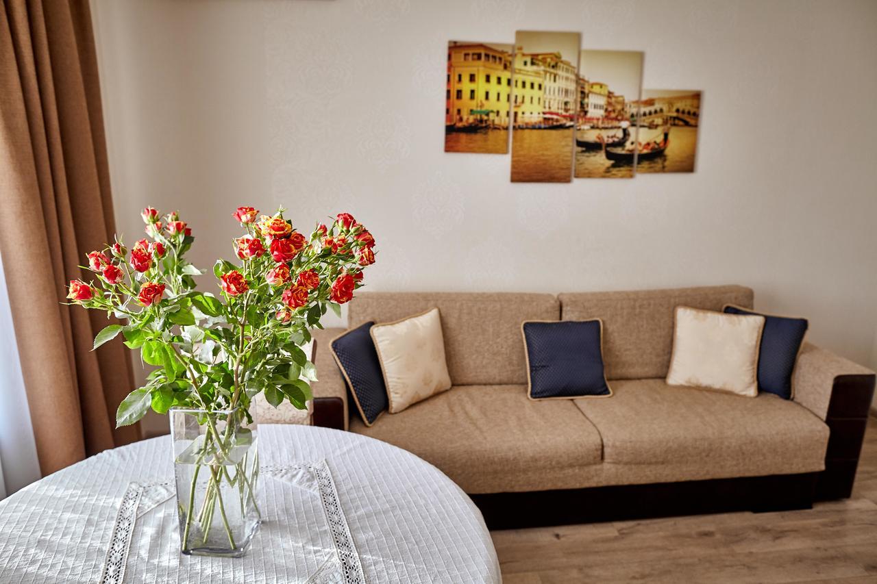 City Center Lux Family Apartment Vinnytsia Bagian luar foto