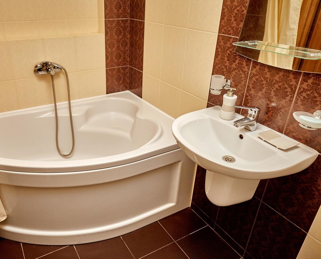 City Center Lux Family Apartment Vinnytsia Bagian luar foto